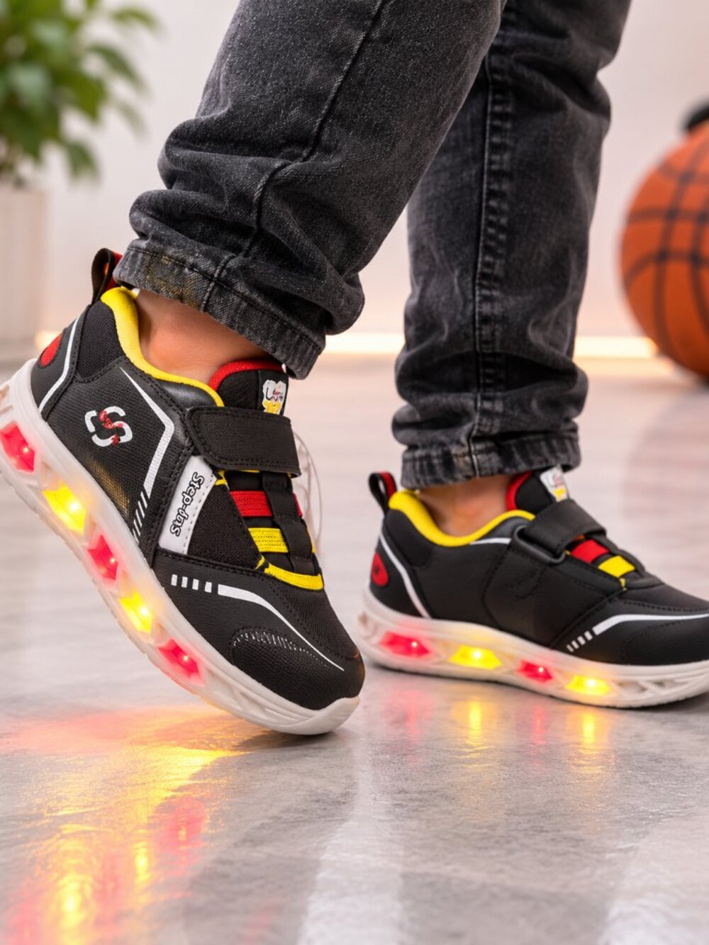 S Sport by Skechers Step-Ins Lights Boys Sneakers Size 12 Hands Free Black New
